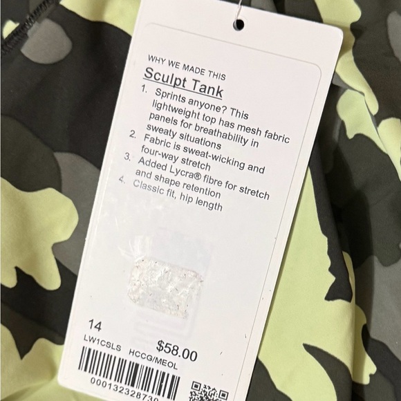 NWT lululemon athletica Camouflage Sculpt Tank Top - Black and Green - Picture 2 of 2